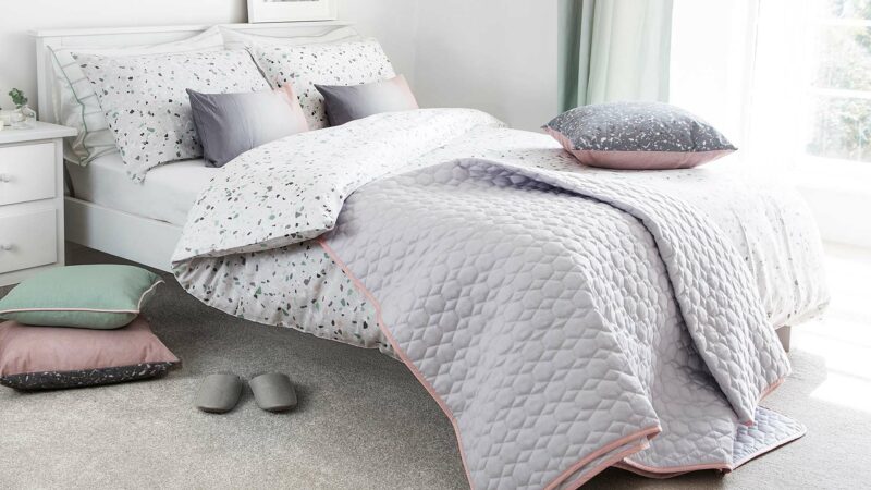 10 Jenis Bed Cover untuk Tempat Tidur Idaman dan Nyaman