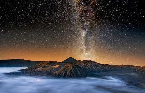 5 Tempat Terbaik Untuk Berburu Milky Way Di Indonesia, Tak Kalah Indah!