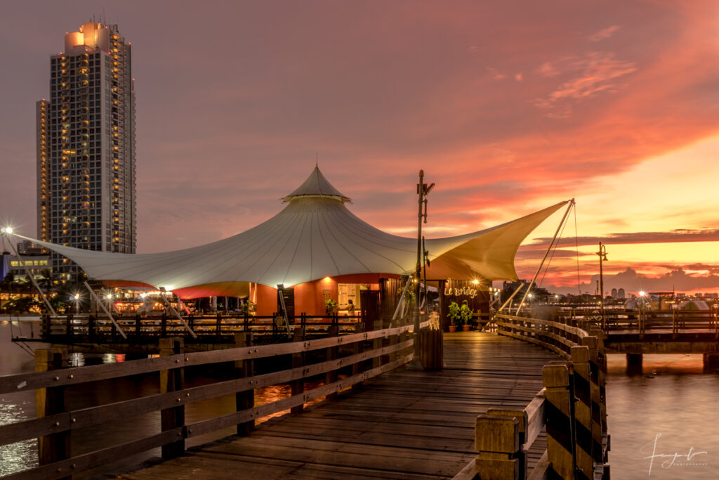 5 Rekomendasi Restoran Pinggir Pantai di Jakarta yang Cocok untuk Dinner