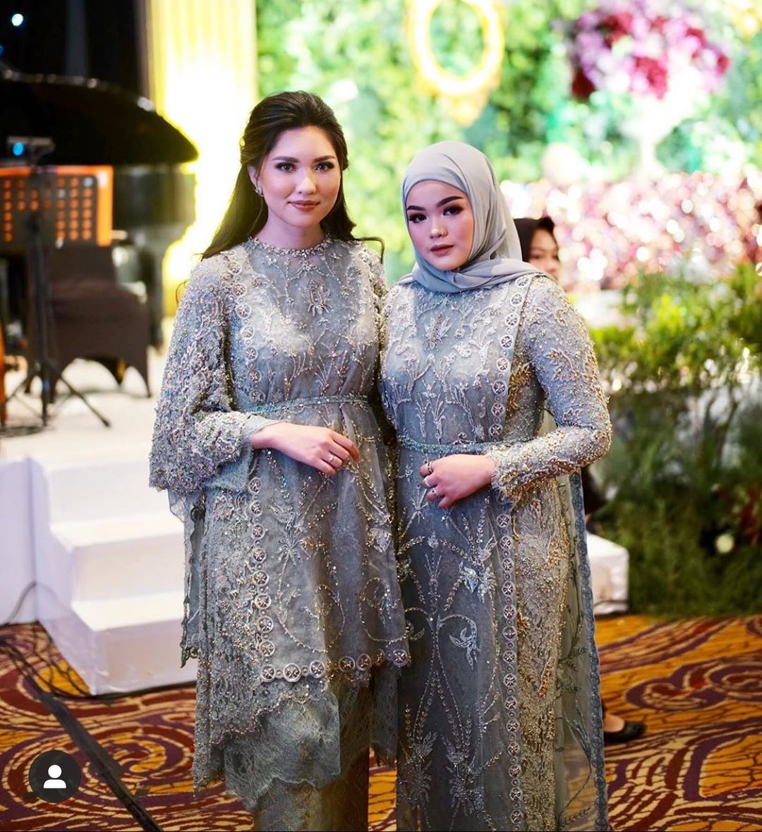 Model Kebaya Untuk Orang Gemuk, Bikin Langsing Dan Elegan!