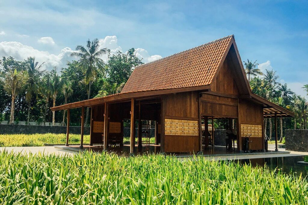 6 Rumah Adat Jawa Timur, Unik dan Fungsinya Filosofis Banget