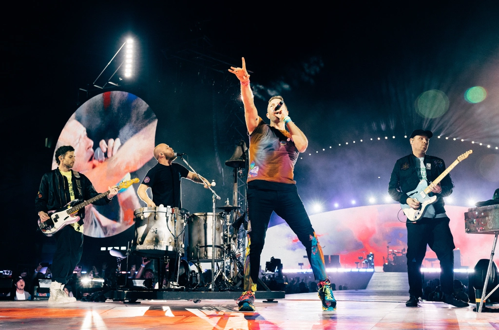 Coldplay Merilis Jadwal Tur 2023 Di Eropa. Yuk, Intip 7 Fakta Band Ini!