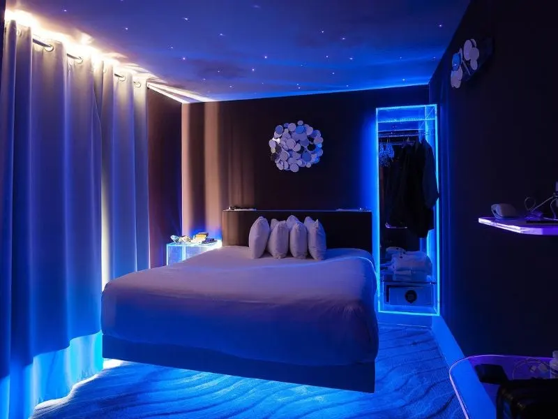 7 Cara Menghias Desain Kamar Tidur Dengan Lampu LED Strip