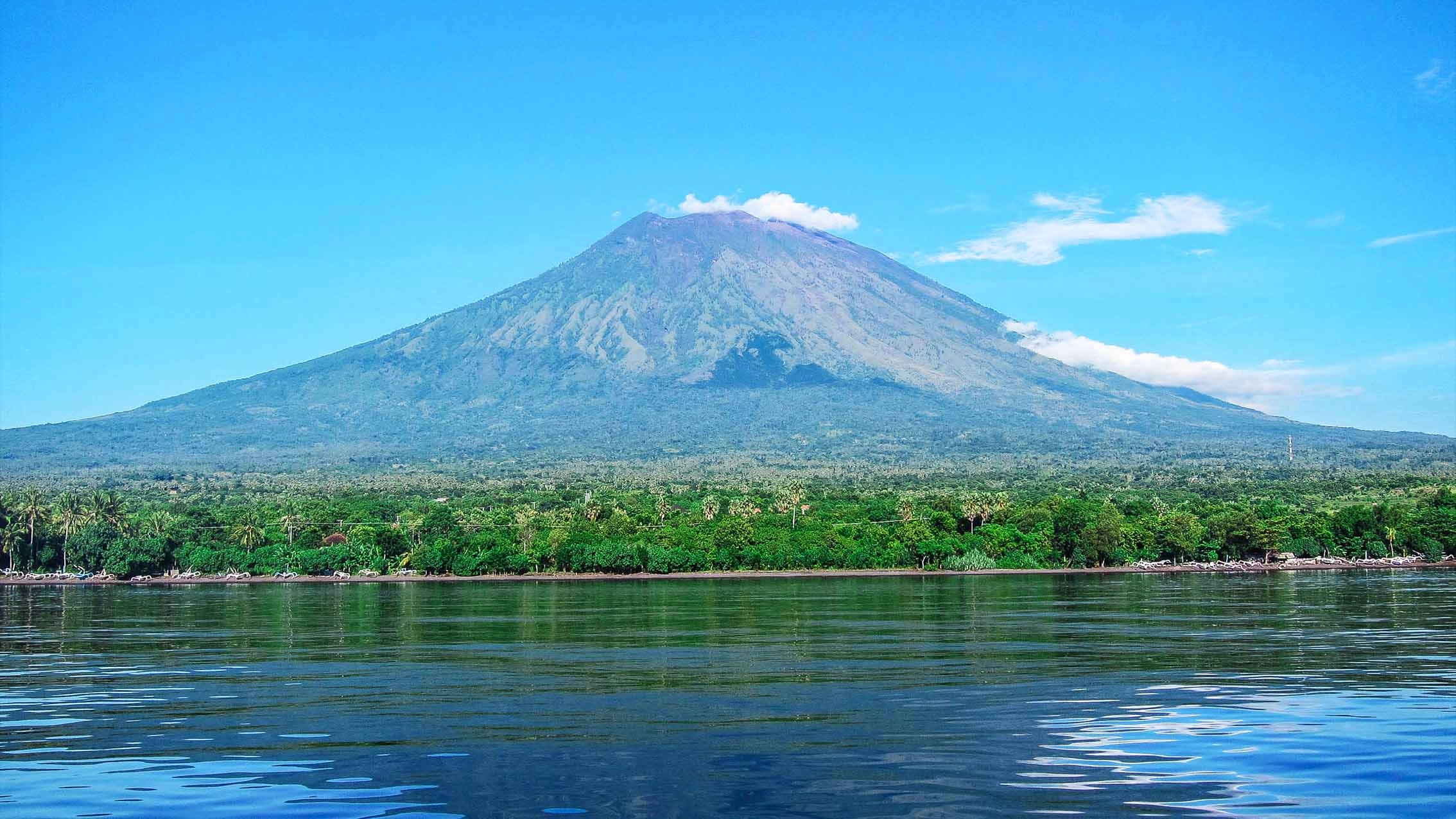 Wisata Gunung Populer Di Indonesia, Ini 7 Daftarnya